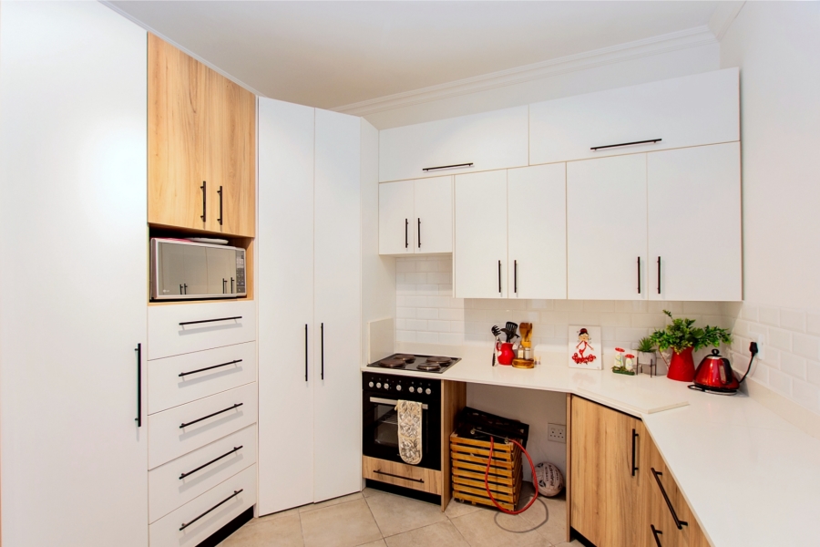 5 Bedroom Property for Sale in Brittania Beach Estate Western Cape